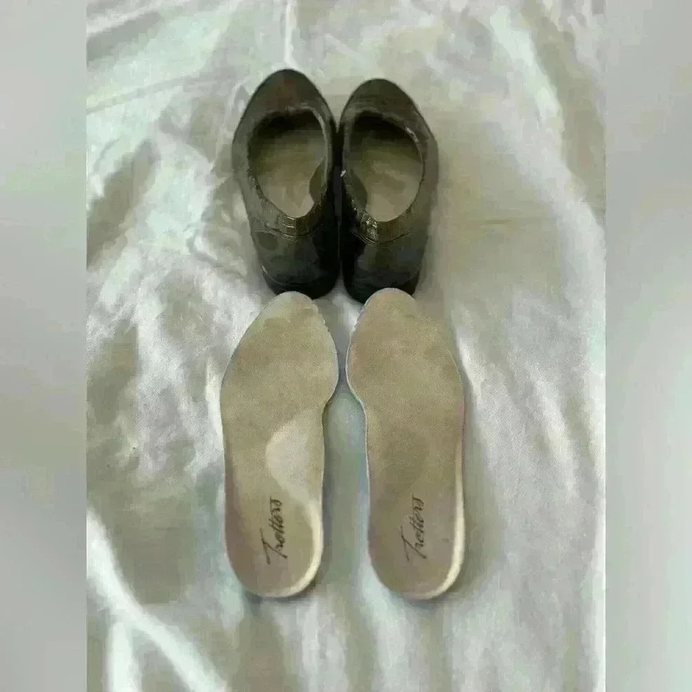 Trotters Women’s Arnello Flat, Size 6.5 - Picture 6 of 7